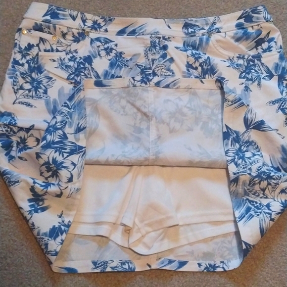 Hearts of Palm Skort - Picture 4 of 5